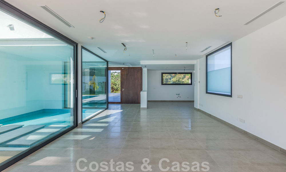 Nouvelle villa contemporaine à vendre avec vue imprenable sur les terrains de golf de la très recherchée resort La Cala Golf, Mijas 44644