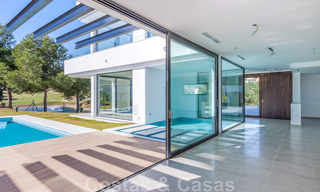 Nouvelle villa contemporaine à vendre avec vue imprenable sur les terrains de golf de la très recherchée resort La Cala Golf, Mijas 44645 