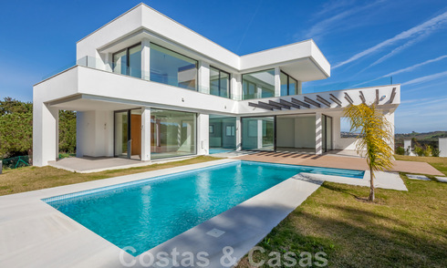 Nouvelle villa contemporaine à vendre avec vue imprenable sur les terrains de golf de la très recherchée resort La Cala Golf, Mijas 44656