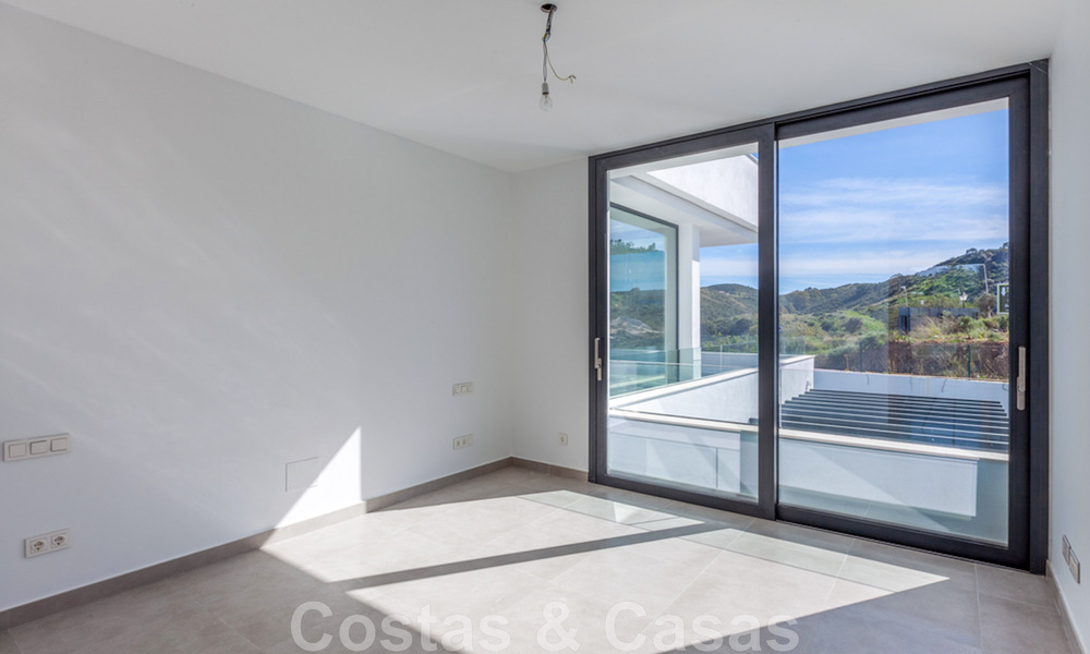 Nouvelle villa contemporaine à vendre avec vue imprenable sur les terrains de golf de la très recherchée resort La Cala Golf, Mijas 44661