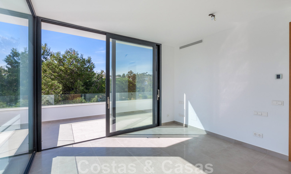 Nouvelle villa contemporaine à vendre avec vue imprenable sur les terrains de golf de la très recherchée resort La Cala Golf, Mijas 44663