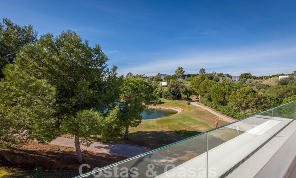 Nouvelle villa contemporaine à vendre avec vue imprenable sur les terrains de golf de la très recherchée resort La Cala Golf, Mijas 44664