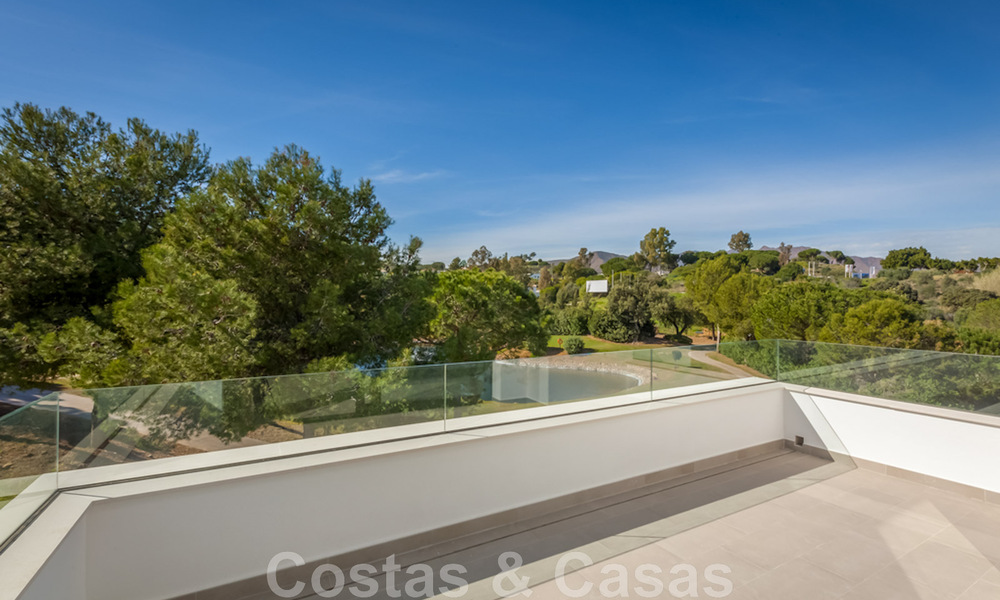 Nouvelle villa contemporaine à vendre avec vue imprenable sur les terrains de golf de la très recherchée resort La Cala Golf, Mijas 44665