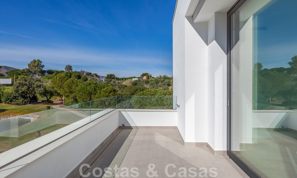 Nouvelle villa contemporaine à vendre avec vue imprenable sur les terrains de golf de la très recherchée resort La Cala Golf, Mijas 44666
