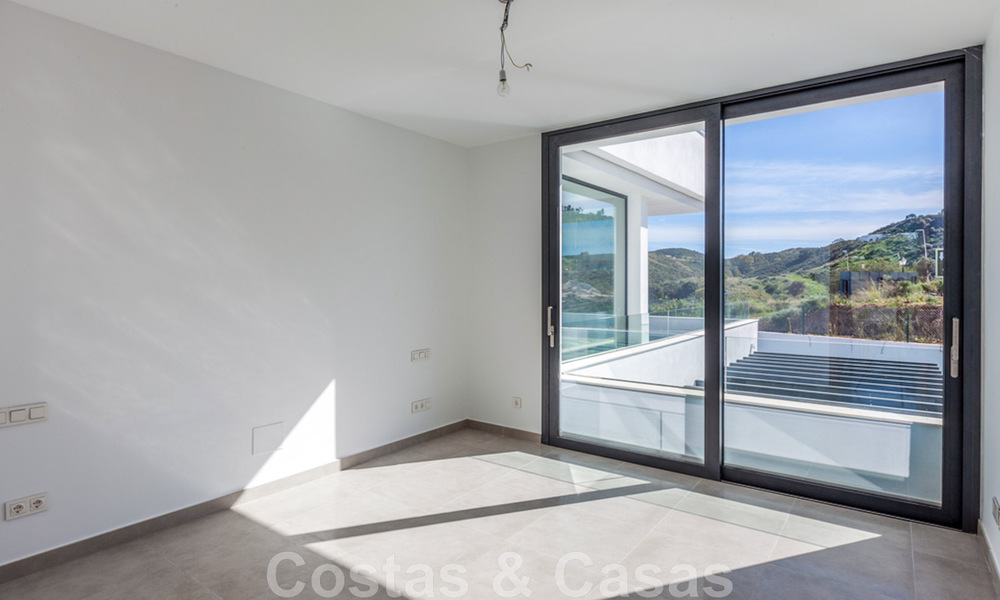 Nouvelle villa contemporaine à vendre avec vue imprenable sur les terrains de golf de la très recherchée resort La Cala Golf, Mijas 44667