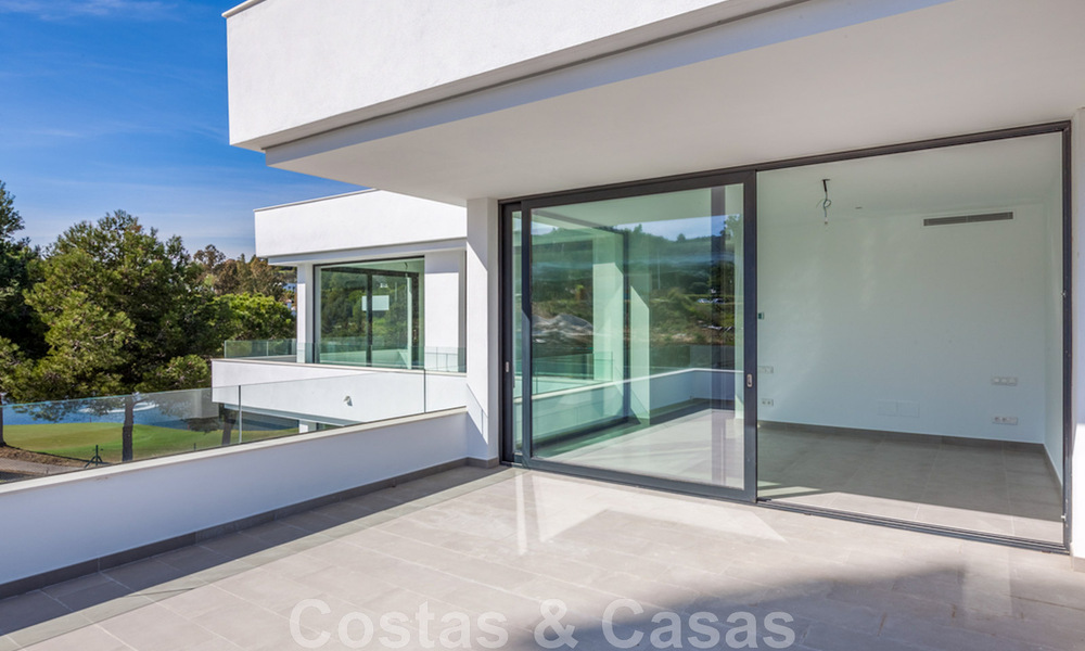 Nouvelle villa contemporaine à vendre avec vue imprenable sur les terrains de golf de la très recherchée resort La Cala Golf, Mijas 44674