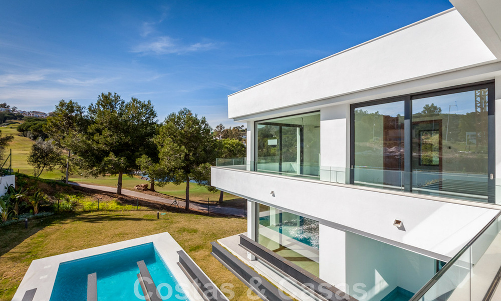 Nouvelle villa contemporaine à vendre avec vue imprenable sur les terrains de golf de la très recherchée resort La Cala Golf, Mijas 44675