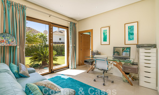 Vente d'une villa de caractère à l'architecture andalouse contemporaine, entourée de terrains de golf dans un complexe de golf 5 étoiles à Marbella - Benahavis 44887 