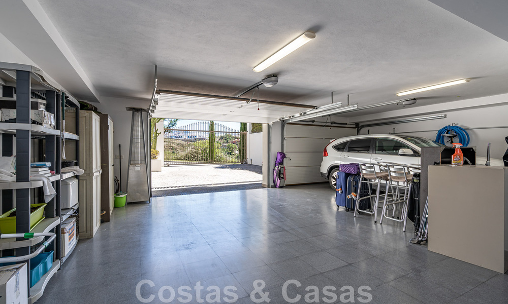 Vente d'une villa de caractère à l'architecture andalouse contemporaine, entourée de terrains de golf dans un complexe de golf 5 étoiles à Marbella - Benahavis 44894