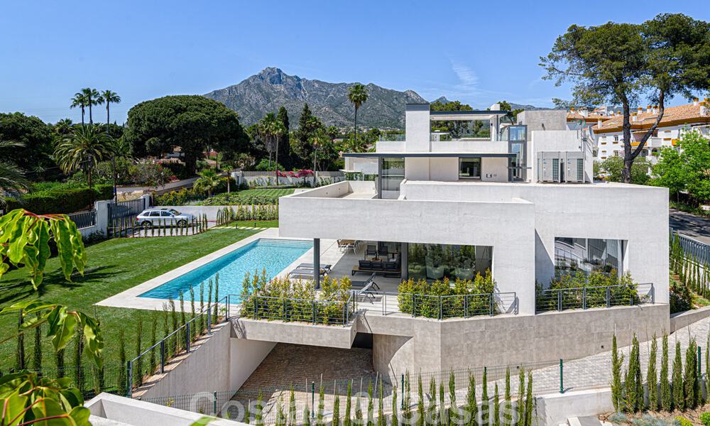 Villa contemporaine de luxe à vendre à proximité de toutes les commodités dans une communauté résidentielle très recherchée sur le Golden Mile de Marbella 44819