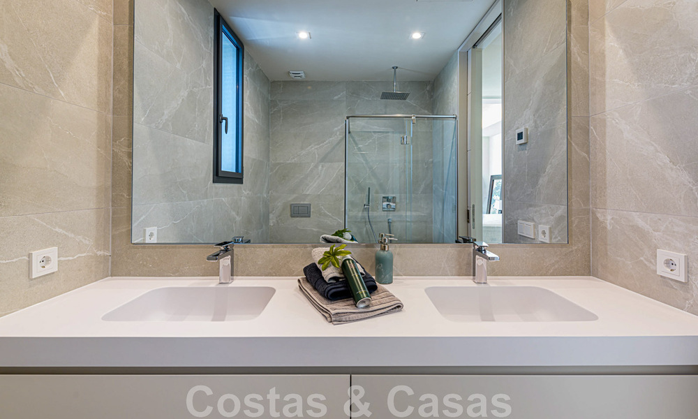 Villa contemporaine de luxe à vendre à proximité de toutes les commodités dans une communauté résidentielle très recherchée sur le Golden Mile de Marbella 44826