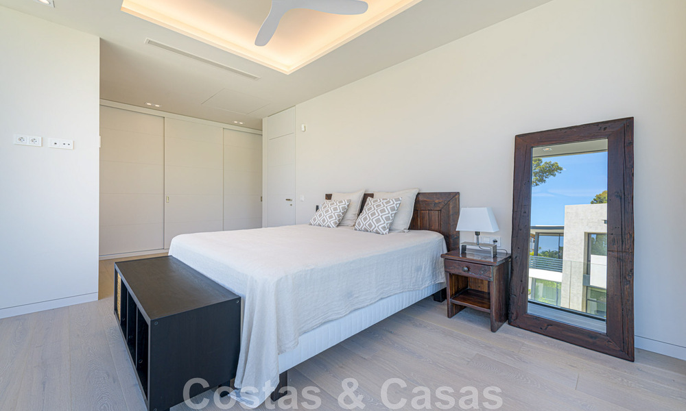 Villa contemporaine de luxe à vendre à proximité de toutes les commodités dans une communauté résidentielle très recherchée sur le Golden Mile de Marbella 44828