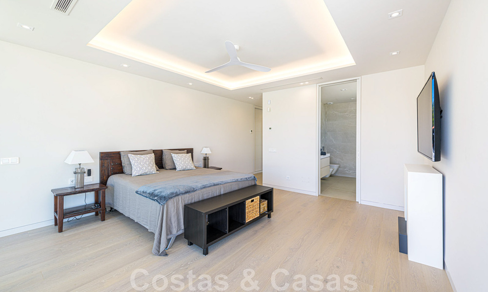 Villa contemporaine de luxe à vendre à proximité de toutes les commodités dans une communauté résidentielle très recherchée sur le Golden Mile de Marbella 44832