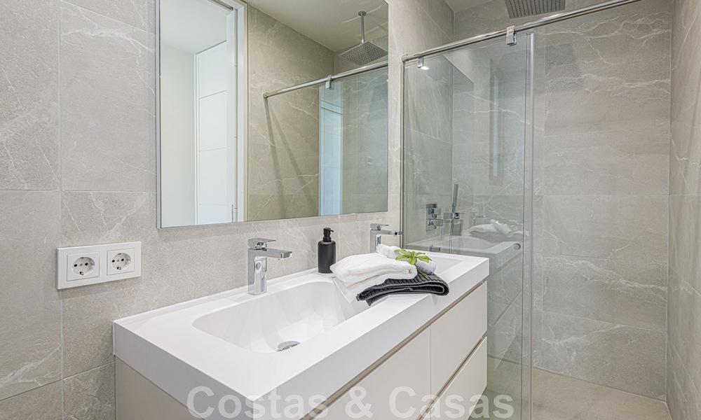 Villa contemporaine de luxe à vendre à proximité de toutes les commodités dans une communauté résidentielle très recherchée sur le Golden Mile de Marbella 44836