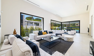 Villa contemporaine de luxe à vendre à proximité de toutes les commodités dans une communauté résidentielle très recherchée sur le Golden Mile de Marbella 44841 