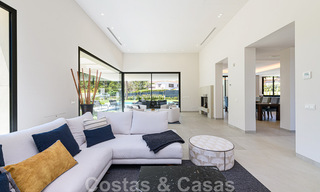 Villa contemporaine de luxe à vendre à proximité de toutes les commodités dans une communauté résidentielle très recherchée sur le Golden Mile de Marbella 44844 