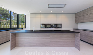 Villa contemporaine de luxe à vendre à proximité de toutes les commodités dans une communauté résidentielle très recherchée sur le Golden Mile de Marbella 44851 
