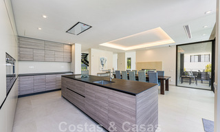 Villa contemporaine de luxe à vendre à proximité de toutes les commodités dans une communauté résidentielle très recherchée sur le Golden Mile de Marbella 44853 