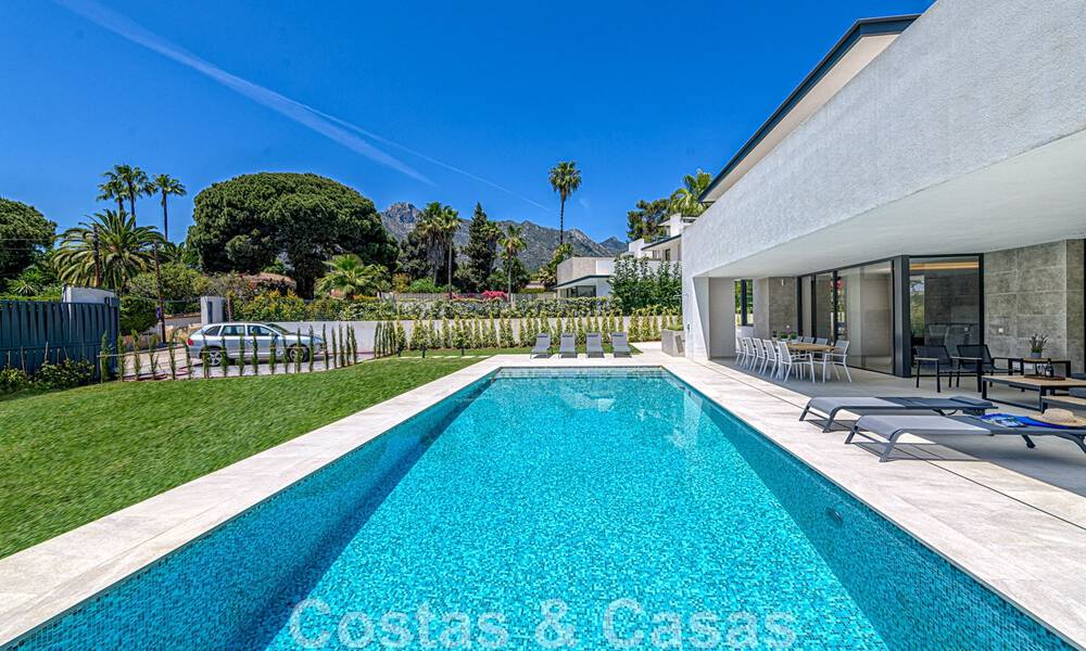 Villa contemporaine de luxe à vendre à proximité de toutes les commodités dans une communauté résidentielle très recherchée sur le Golden Mile de Marbella 44859