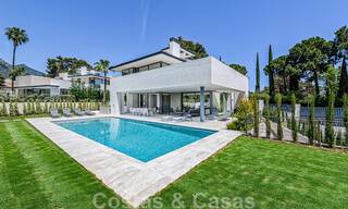 Villa contemporaine de luxe à vendre à proximité de toutes les commodités dans une communauté résidentielle très recherchée sur le Golden Mile de Marbella 44860 