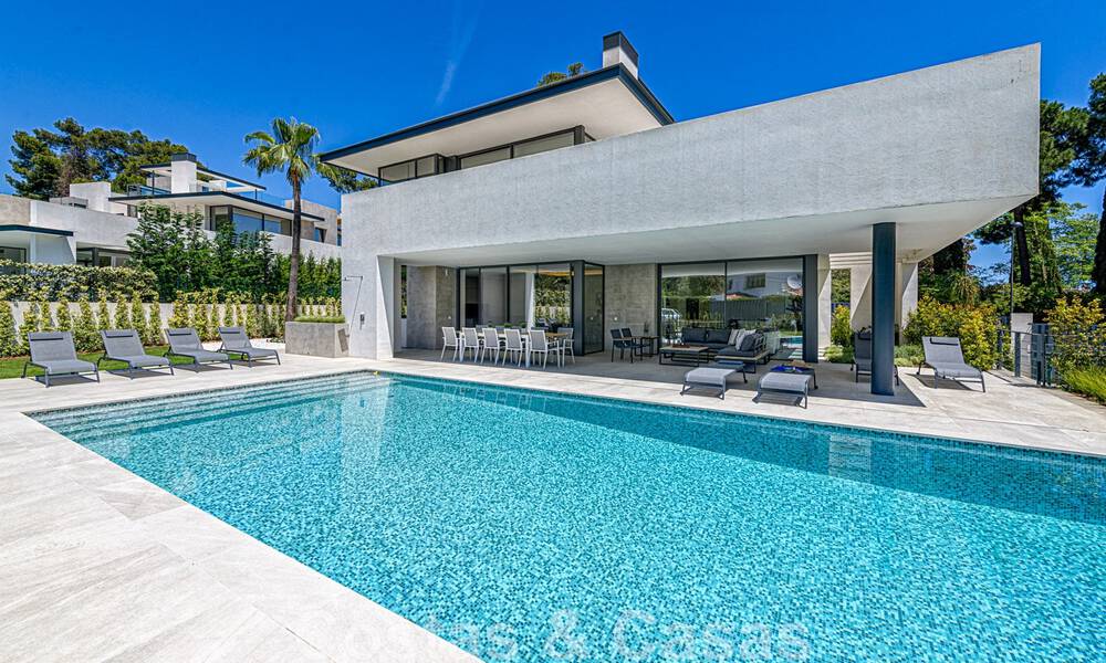 Villa contemporaine de luxe à vendre à proximité de toutes les commodités dans une communauté résidentielle très recherchée sur le Golden Mile de Marbella 44861