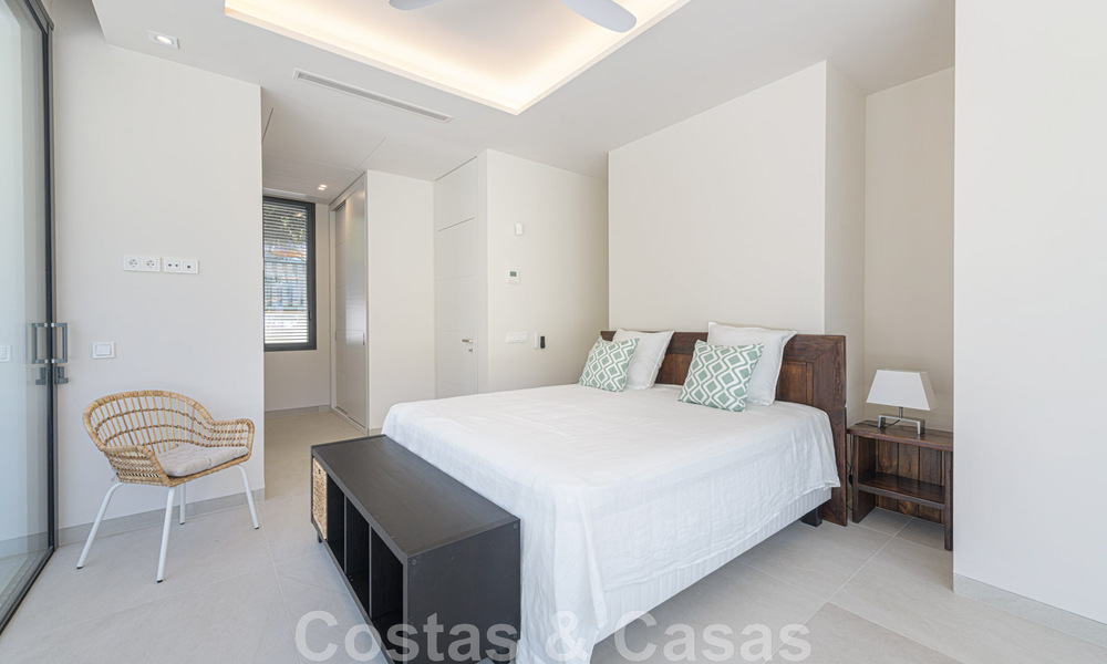 Villa contemporaine de luxe à vendre à proximité de toutes les commodités dans une communauté résidentielle très recherchée sur le Golden Mile de Marbella 44866