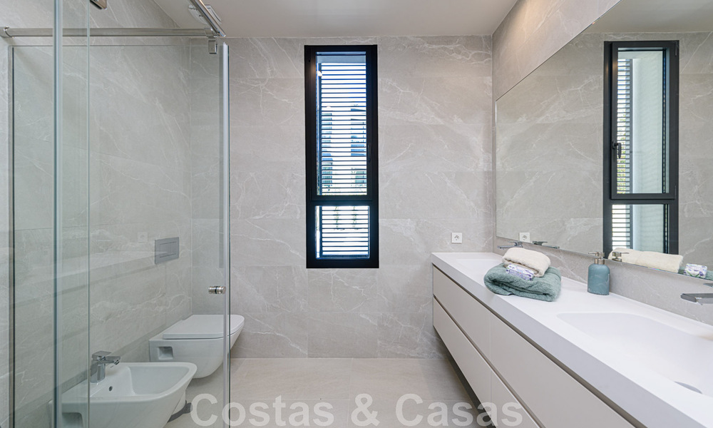 Villa contemporaine de luxe à vendre à proximité de toutes les commodités dans une communauté résidentielle très recherchée sur le Golden Mile de Marbella 44868