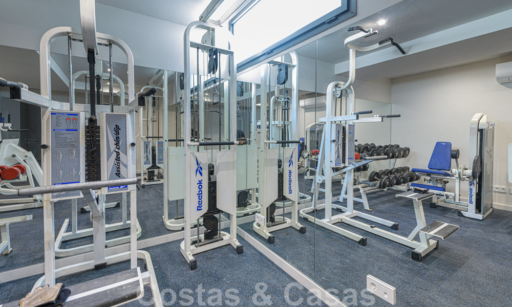 Villa contemporaine de luxe à vendre à proximité de toutes les commodités dans une communauté résidentielle très recherchée sur le Golden Mile de Marbella 44872