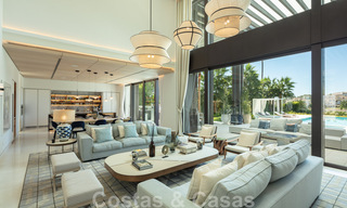 Villa exclusive et prestigieuse à vendre, située en première ligne de golf au cœur de Nueva Andalucia à Marbella 44804 