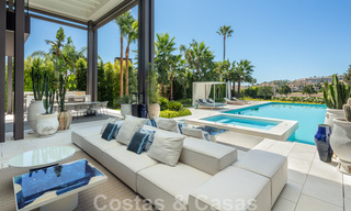 Villa exclusive et prestigieuse à vendre, située en première ligne de golf au cœur de Nueva Andalucia à Marbella 44806 