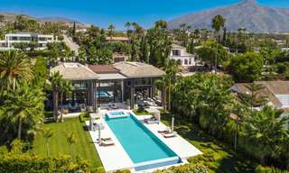 Villa exclusive et prestigieuse à vendre, située en première ligne de golf au cœur de Nueva Andalucia à Marbella 44808 