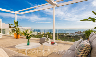 Villa moderne prête à être emménagée, à vendre, en première ligne de golf avec vue imprenable sur la mer à Marbella Est 44991 