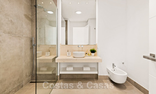 Villa moderne prête à être emménagée, à vendre, en première ligne de golf avec vue imprenable sur la mer à Marbella Est 45011 