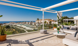 Villa moderne prête à être emménagée, à vendre, en première ligne de golf avec vue imprenable sur la mer à Marbella Est 45016 