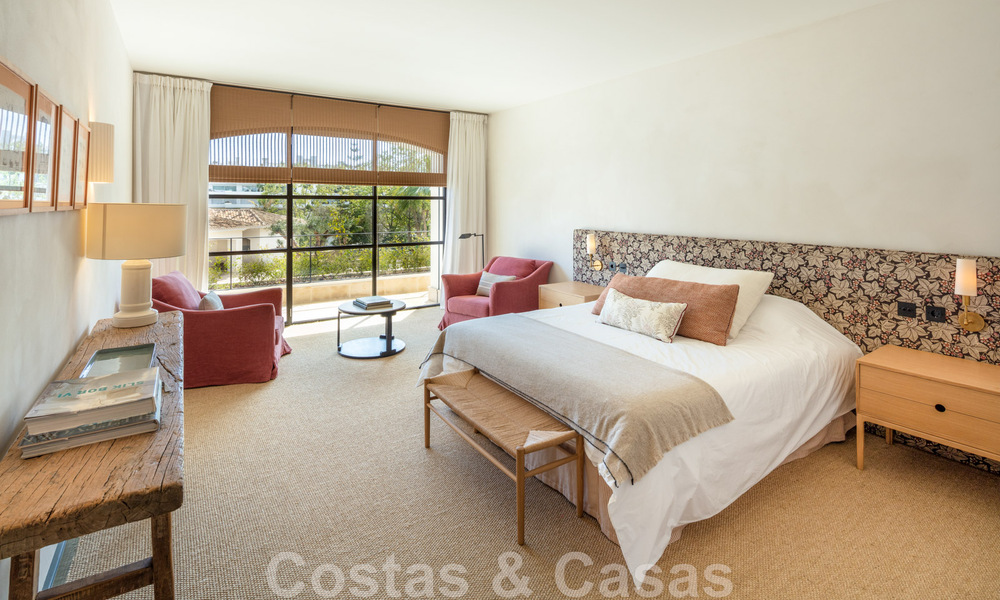 Superbe villa de design à vendre dans l'un des quartiers les plus recherchés de la Golden Mile de Marbella, avec vue sur la mer 45953