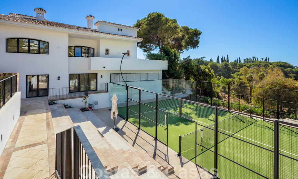 Superbe villa de design à vendre dans l'un des quartiers les plus recherchés de la Golden Mile de Marbella, avec vue sur la mer 45961