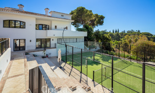 Superbe villa de design à vendre dans l'un des quartiers les plus recherchés de la Golden Mile de Marbella, avec vue sur la mer 45961 