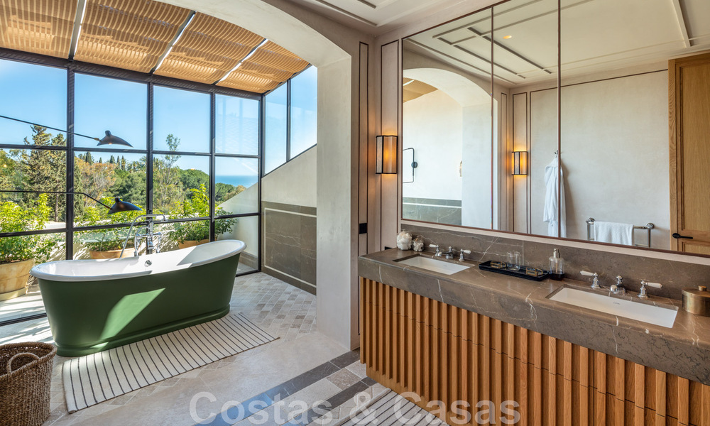 Superbe villa de design à vendre dans l'un des quartiers les plus recherchés de la Golden Mile de Marbella, avec vue sur la mer 45965