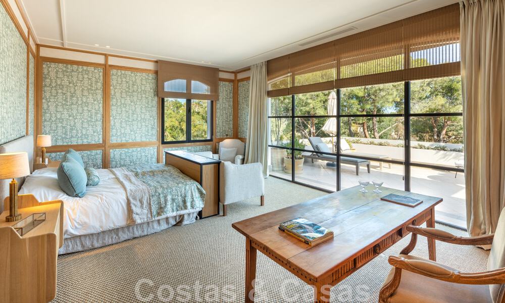 Superbe villa de design à vendre dans l'un des quartiers les plus recherchés de la Golden Mile de Marbella, avec vue sur la mer 45966