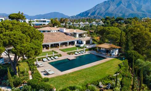 Superbe villa de design à vendre dans l'un des quartiers les plus recherchés de la Golden Mile de Marbella, avec vue sur la mer 45980