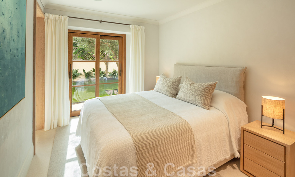 Villa andalouse moderniste à vendre avec vue panoramique, à deux pas de la mer, sur la Golden Mile de Marbella 44899