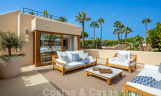 Villa andalouse moderniste à vendre avec vue panoramique, à deux pas de la mer, sur la Golden Mile de Marbella 44910 