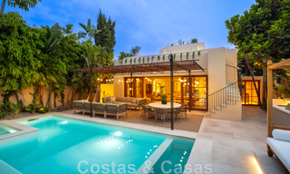 Villa andalouse moderniste à vendre avec vue panoramique, à deux pas de la mer, sur la Golden Mile de Marbella 44928 