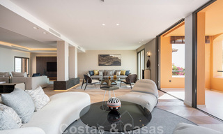 Penthouse duplex moderne et rénové, avec vue panoramique sur la mer, dans un complexe sécurisé 24h/24 à Nueva Andalucia, Marbella 45353 