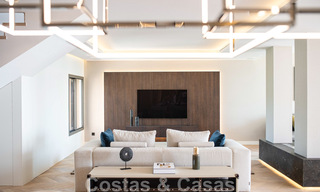 Penthouse duplex moderne et rénové, avec vue panoramique sur la mer, dans un complexe sécurisé 24h/24 à Nueva Andalucia, Marbella 45354 