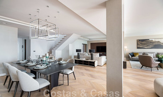 Penthouse duplex moderne et rénové, avec vue panoramique sur la mer, dans un complexe sécurisé 24h/24 à Nueva Andalucia, Marbella 45370 