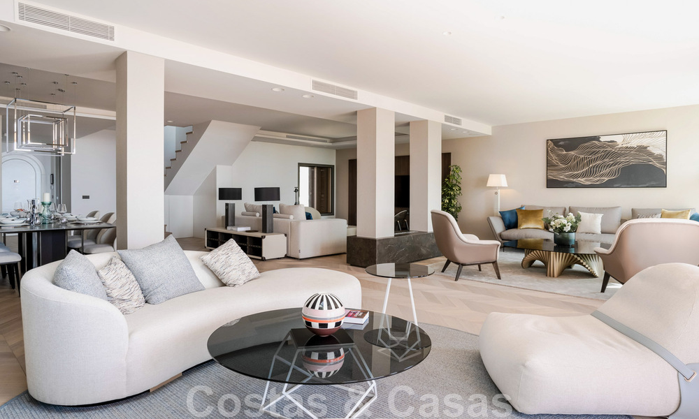 Penthouse duplex moderne et rénové, avec vue panoramique sur la mer, dans un complexe sécurisé 24h/24 à Nueva Andalucia, Marbella 45374