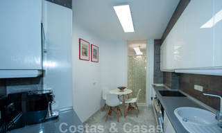 Vente d'un appartement spacieux avec une terrasse et une piscine privée, plage de seconde ligne dans le centre de Marbella 44934 