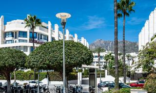 Vente d'un appartement spacieux avec une terrasse et une piscine privée, plage de seconde ligne dans le centre de Marbella 44954 