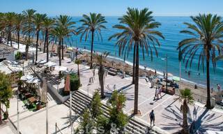 Vente d'un appartement spacieux avec une terrasse et une piscine privée, plage de seconde ligne dans le centre de Marbella 44957 